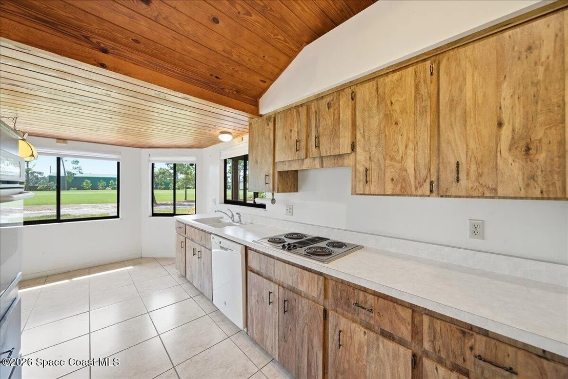 Photo of 653 Doral Lane