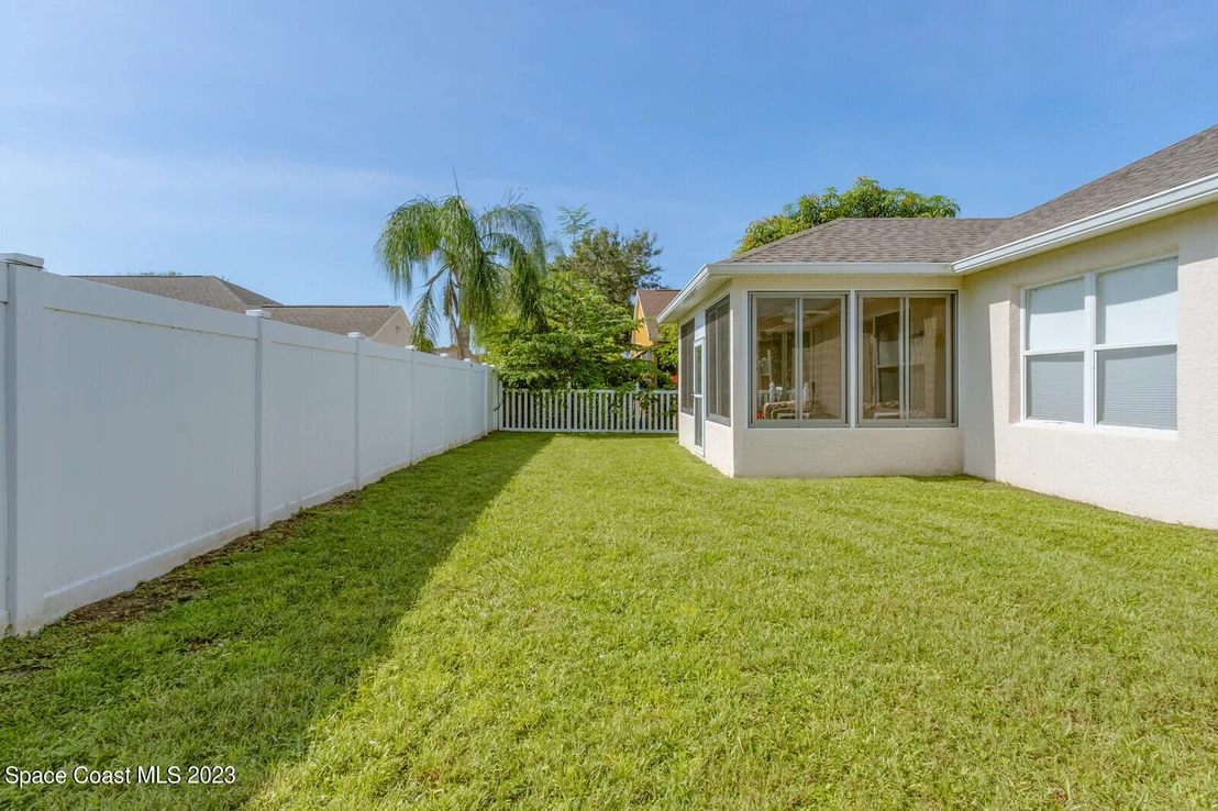 Photo of 881 Benton Drive
