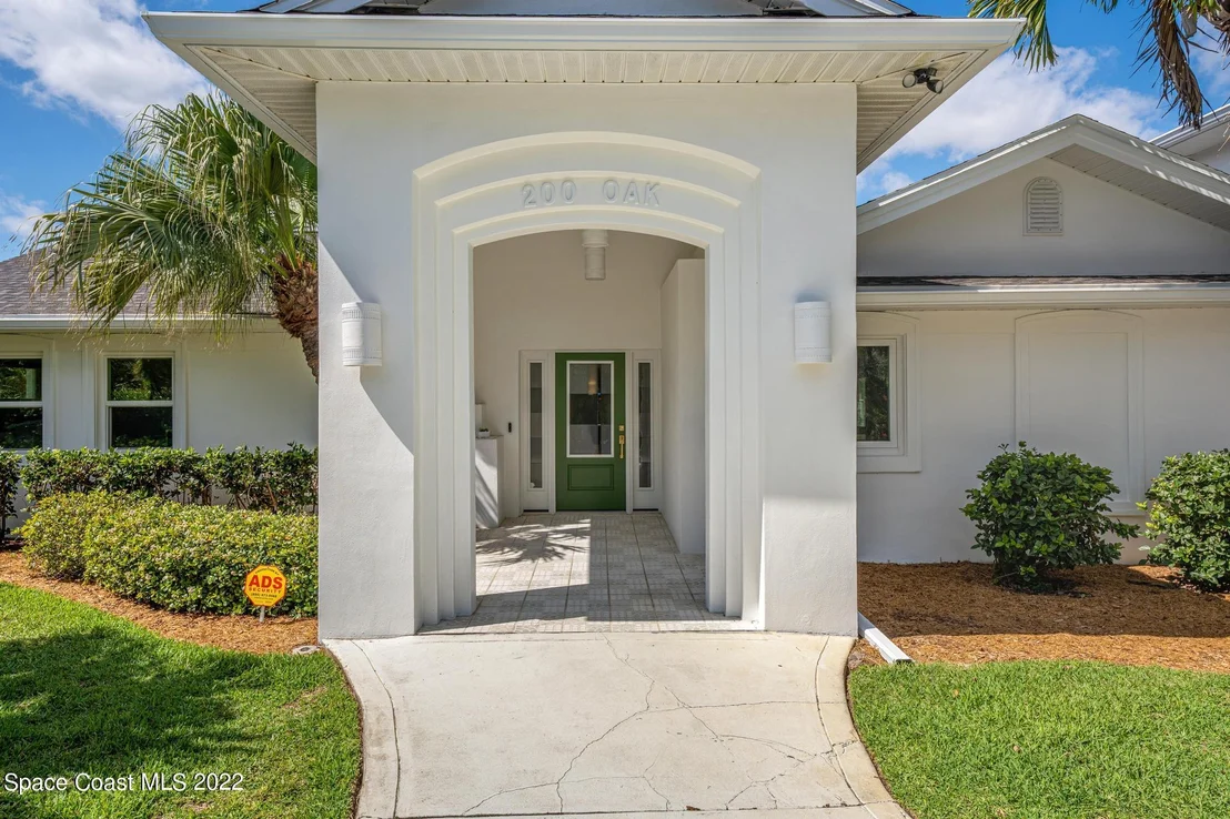 Photo of 200 Oak Street
