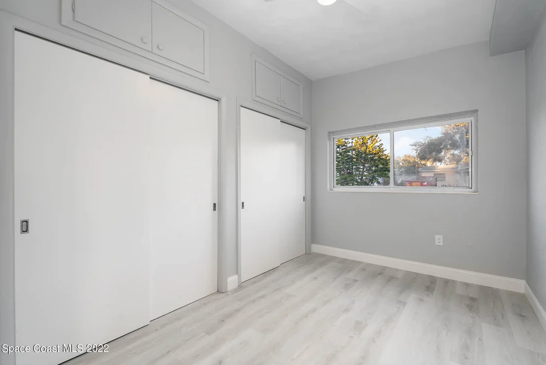 Photo of 33 Knollwood Drive