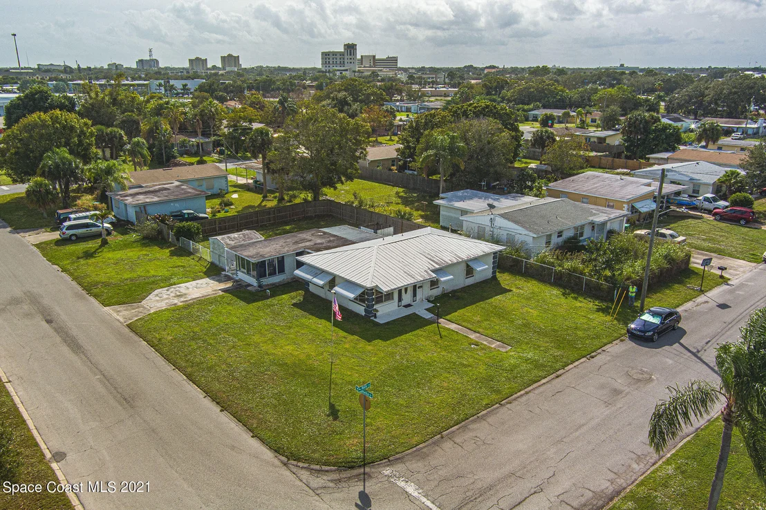 Photo of 319 Holly Lane