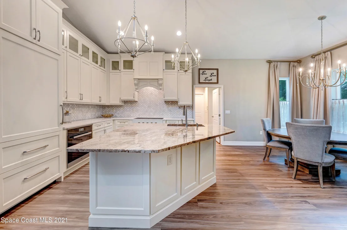 Photo of 2215 Bryan Street