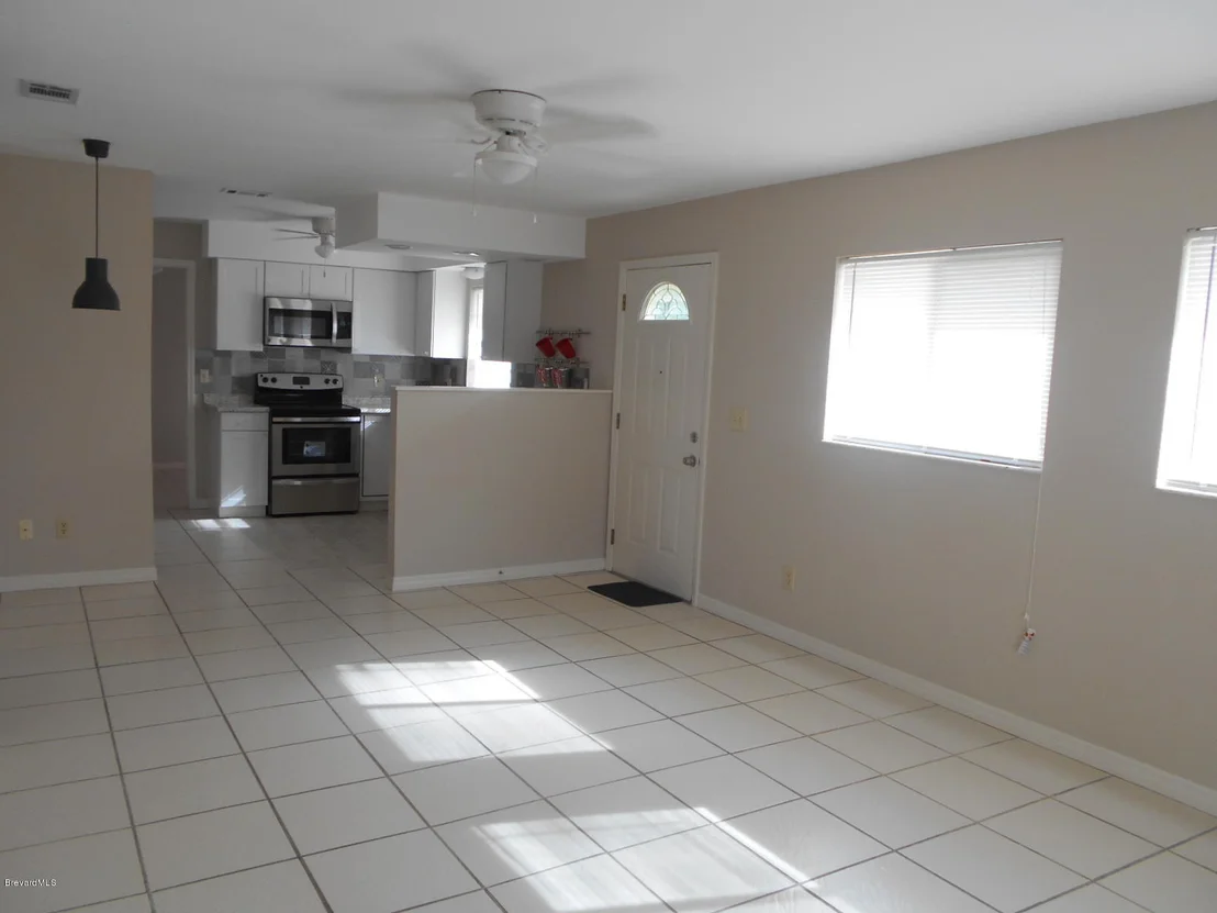 Photo of 711 SE Airoso Road