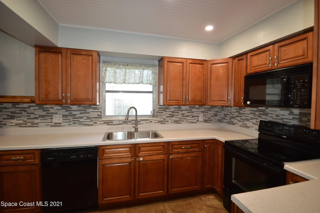 Photo of 758 Mohawk Avenue