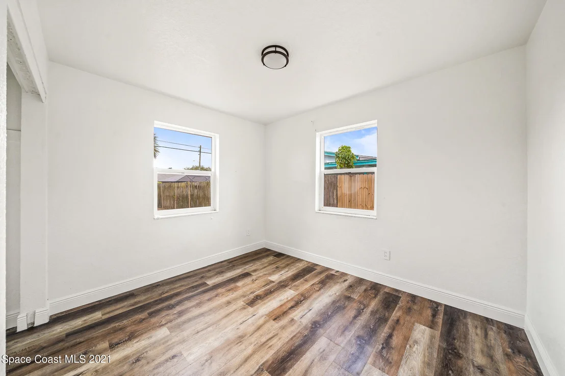 Photo of 1161 Wild Rose Drive NE