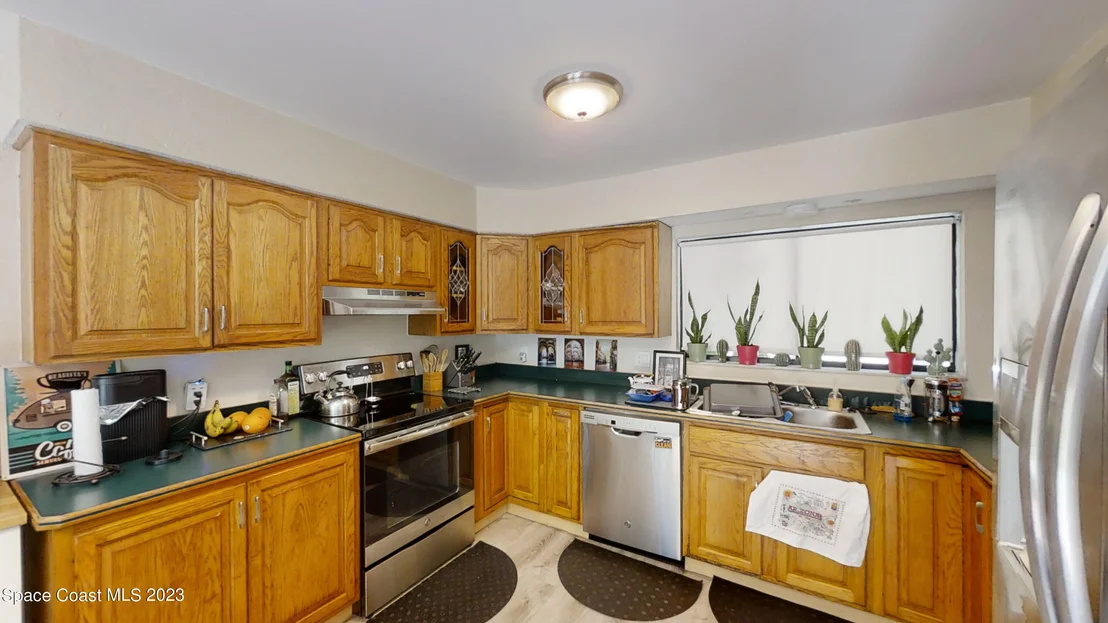 Photo of 295 Bayhead Drive