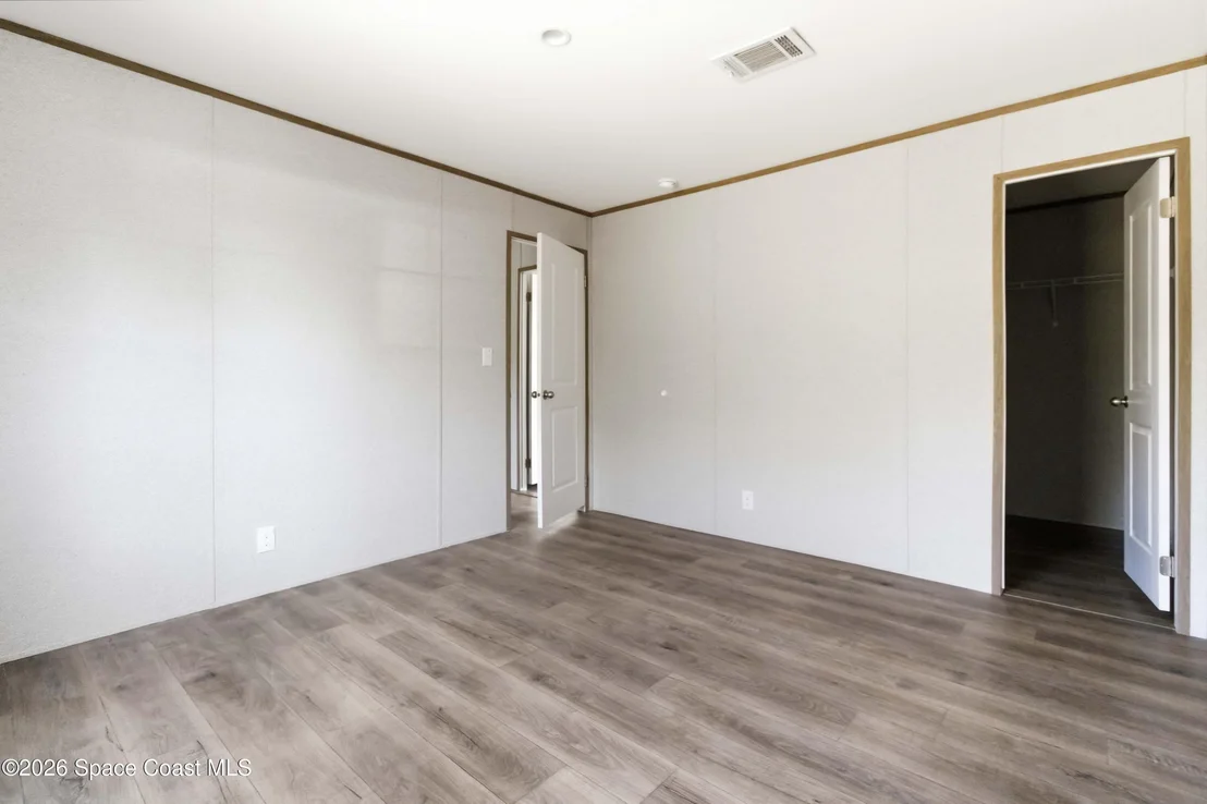 Photo of 6989 Dahlia Drive