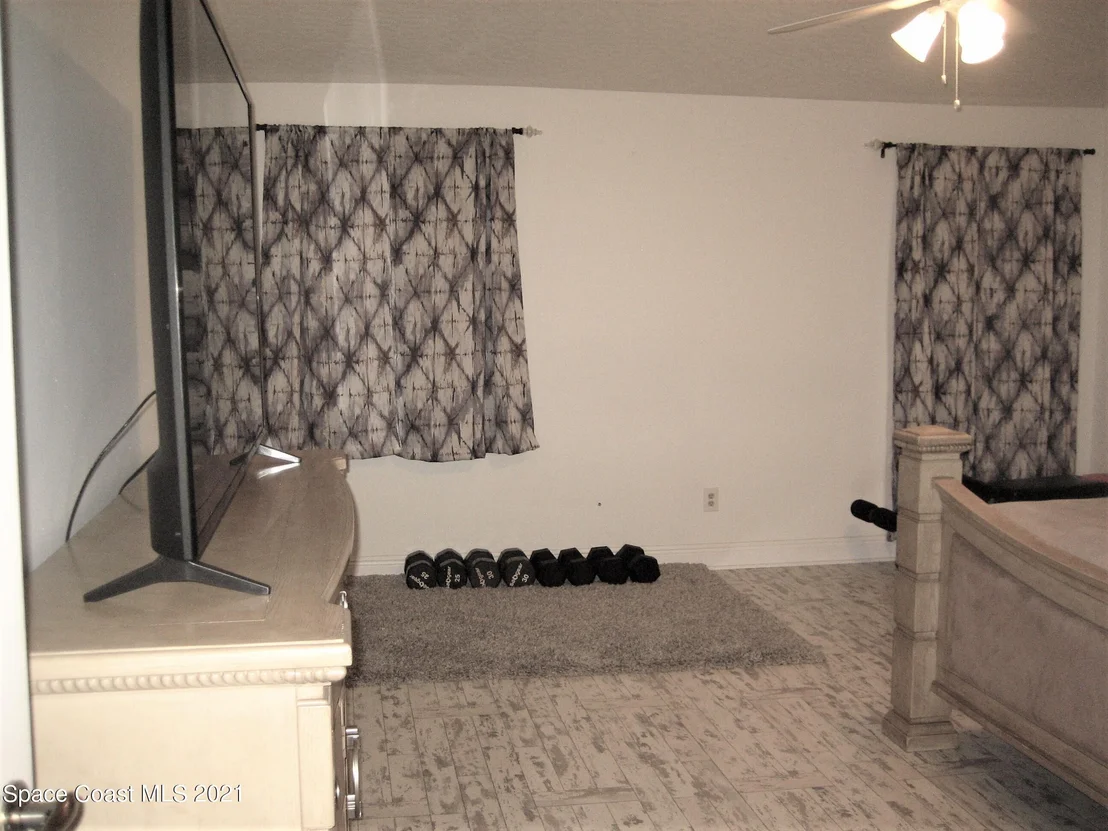 Photo of 863 Ridge Lake Drive