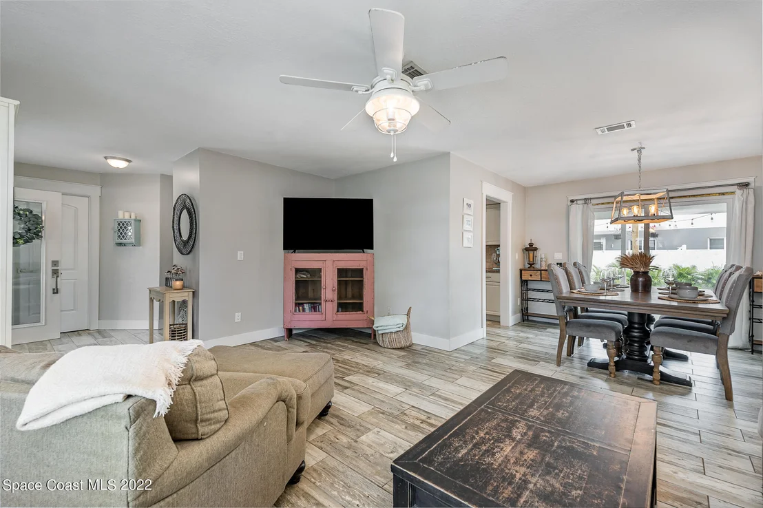 Photo of 214 7th Avenue