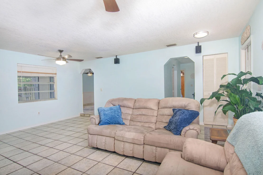 Photo of 1546 Spruce Road