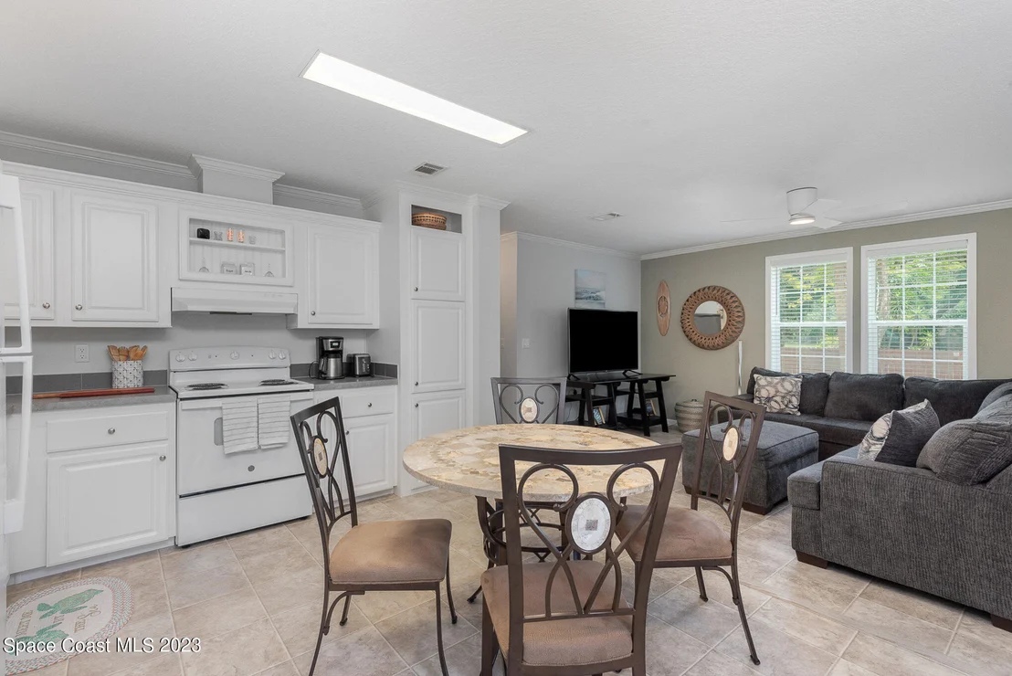 Photo of 625 Maple Place