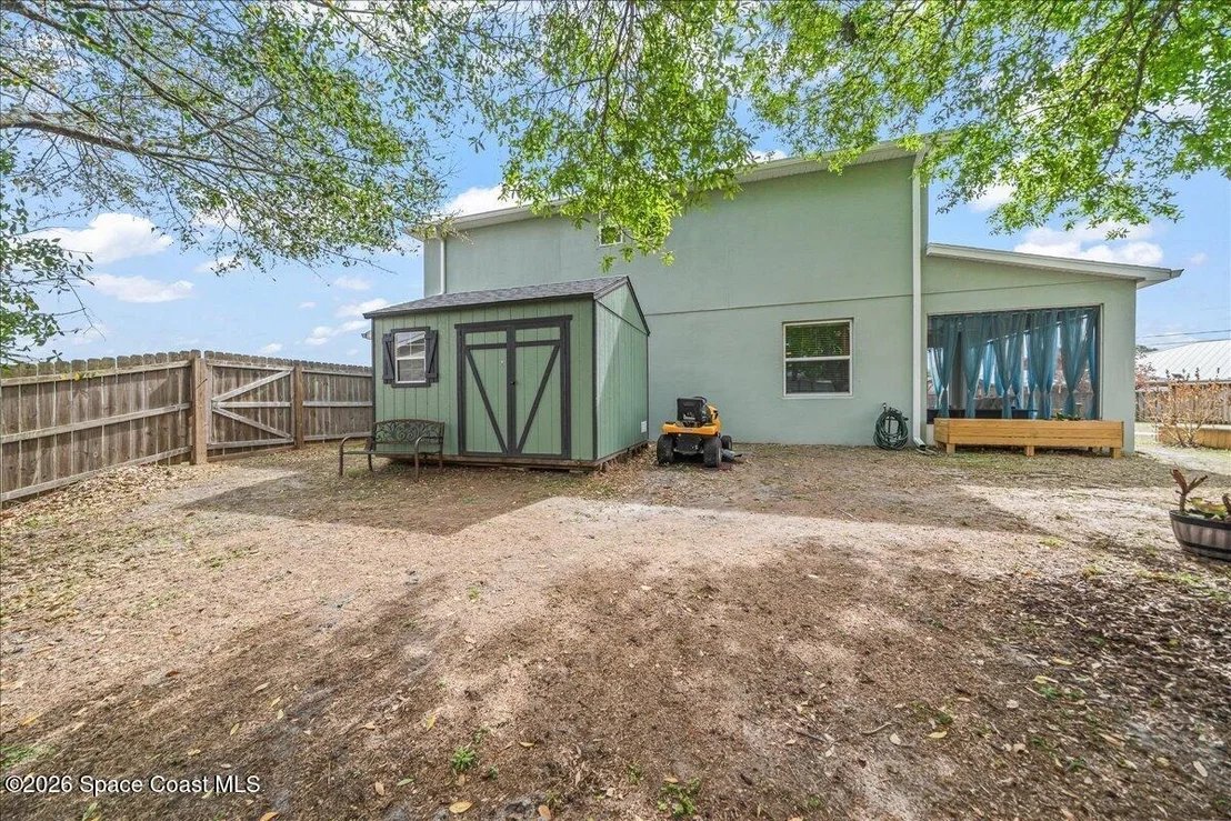 Photo of 800 Lyons Circle NW