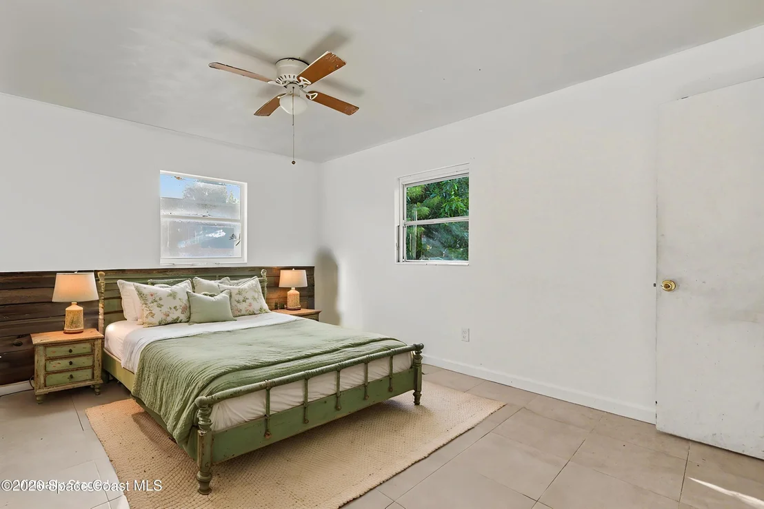 Photo of 819 Almond Boulevard
