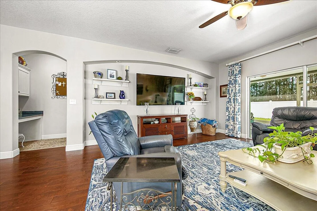 Photo of 2050 Bridgeport Circle