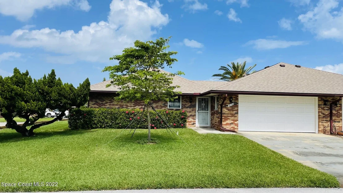 Photo of 216 Chalet Avenue