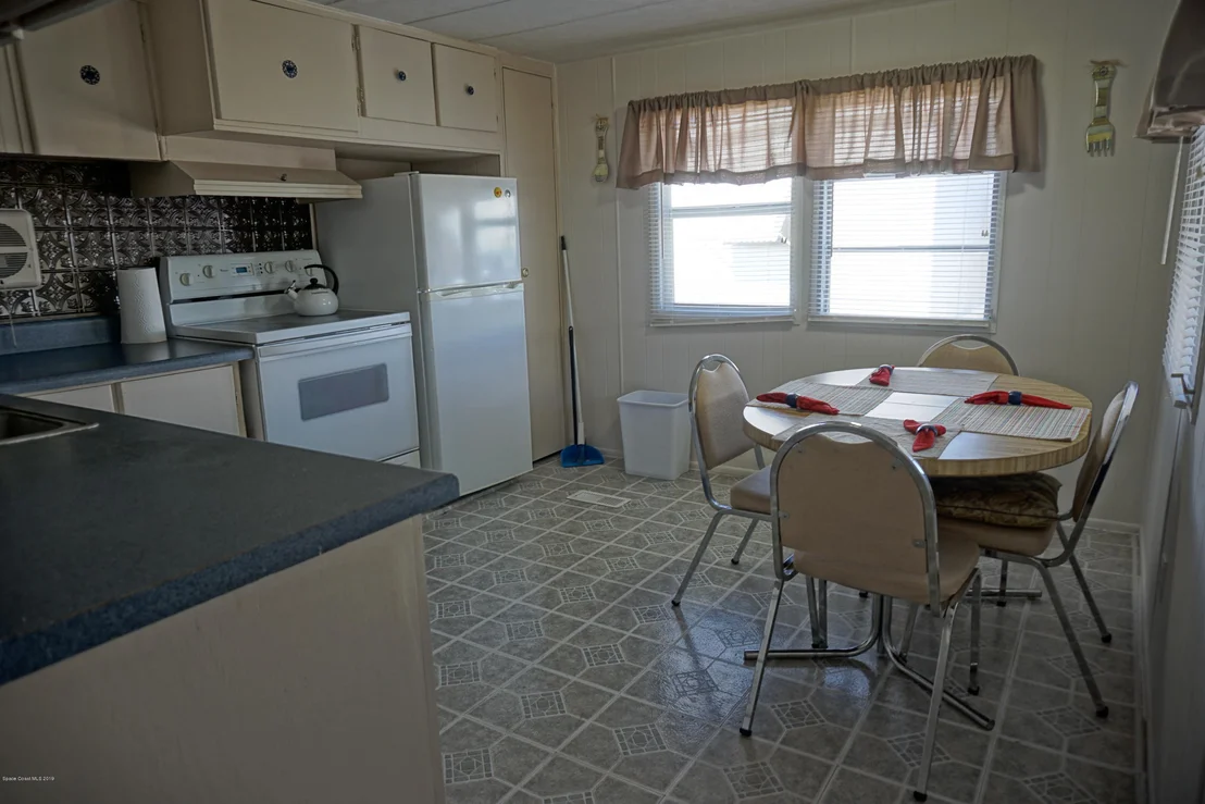Photo of 3172 Indian River Drive NE