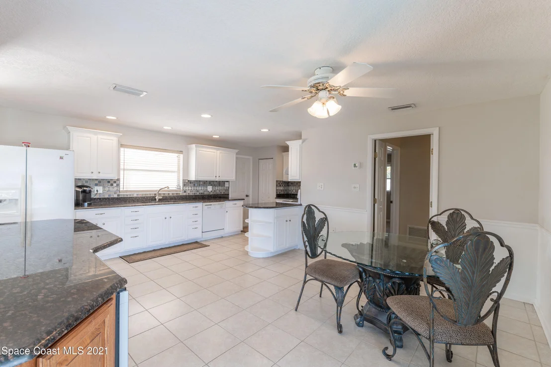Photo of 483 Sandpiper Drive