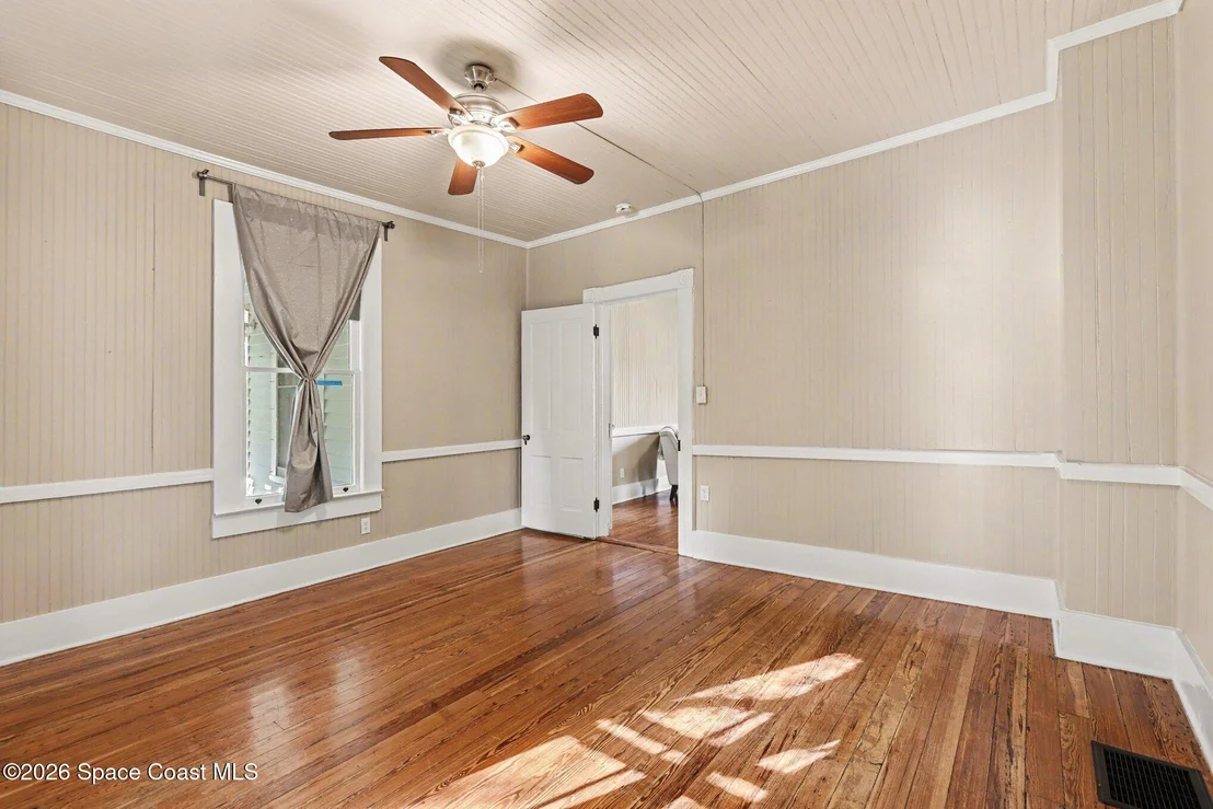 Photo of 35 Barton Avenue