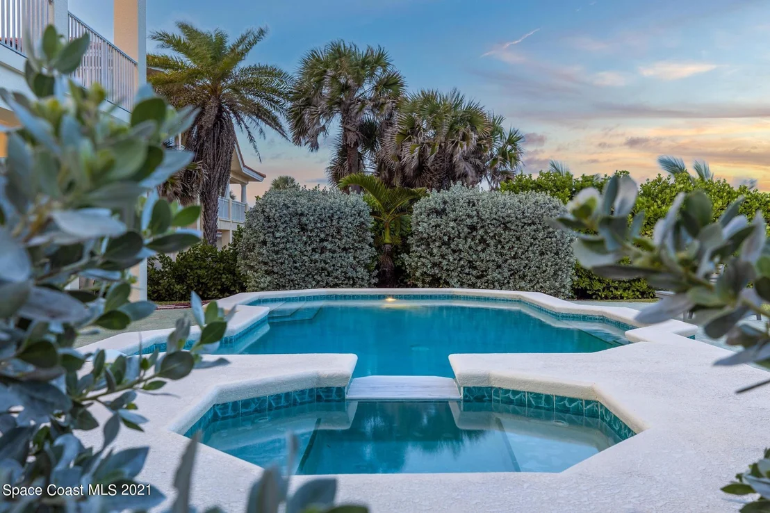 Photo of 735 Beach Street