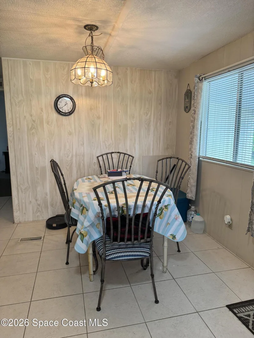 Photo of 7590 Blackhawk Road