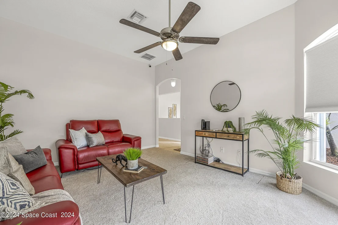 Photo of 1878 Windbrook Drive SE