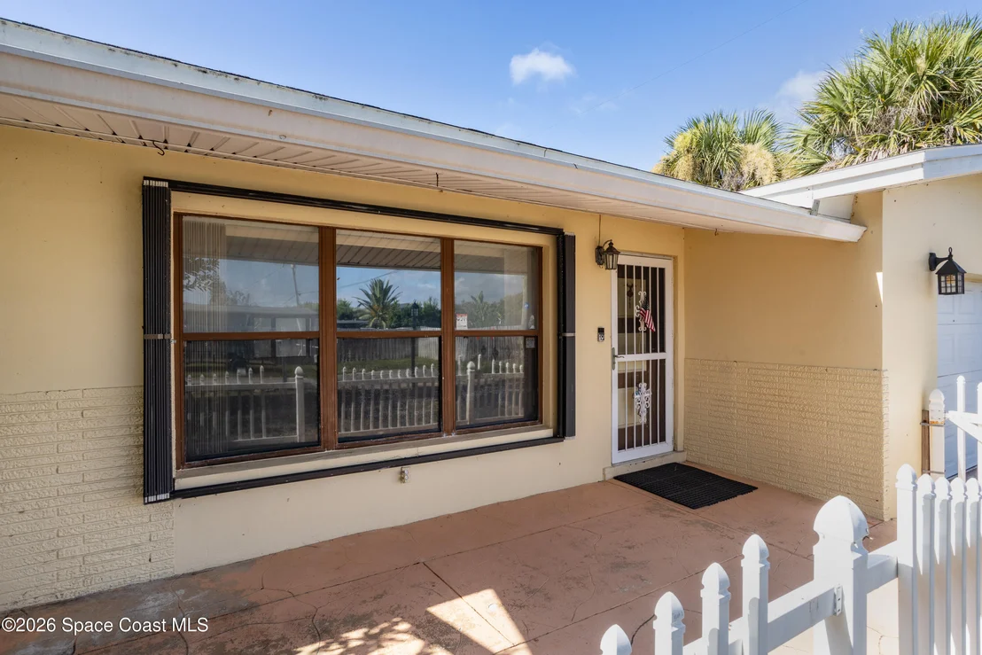 Photo of 335 Brewster Road