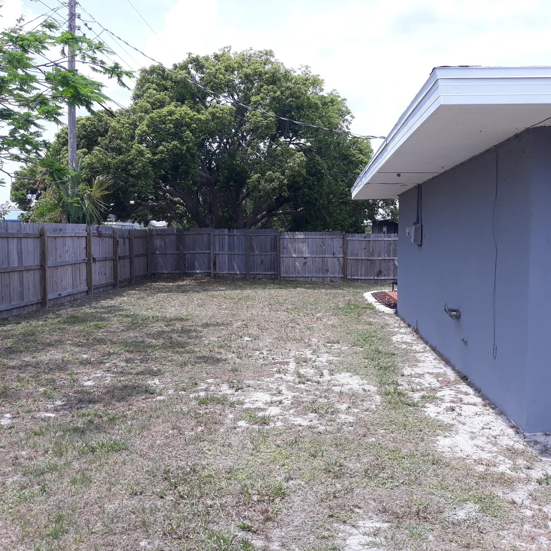 Photo of 954 Darwin Lane NE