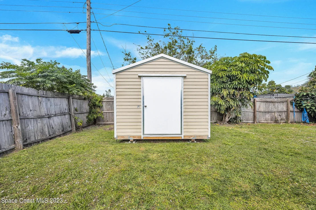 Photo of 2981 Kosuth Road NE