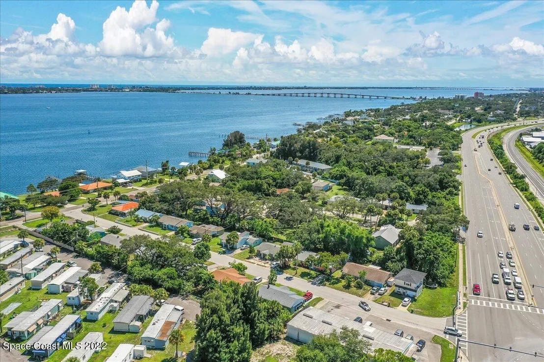 Photo of 1050 Riverdale Drive