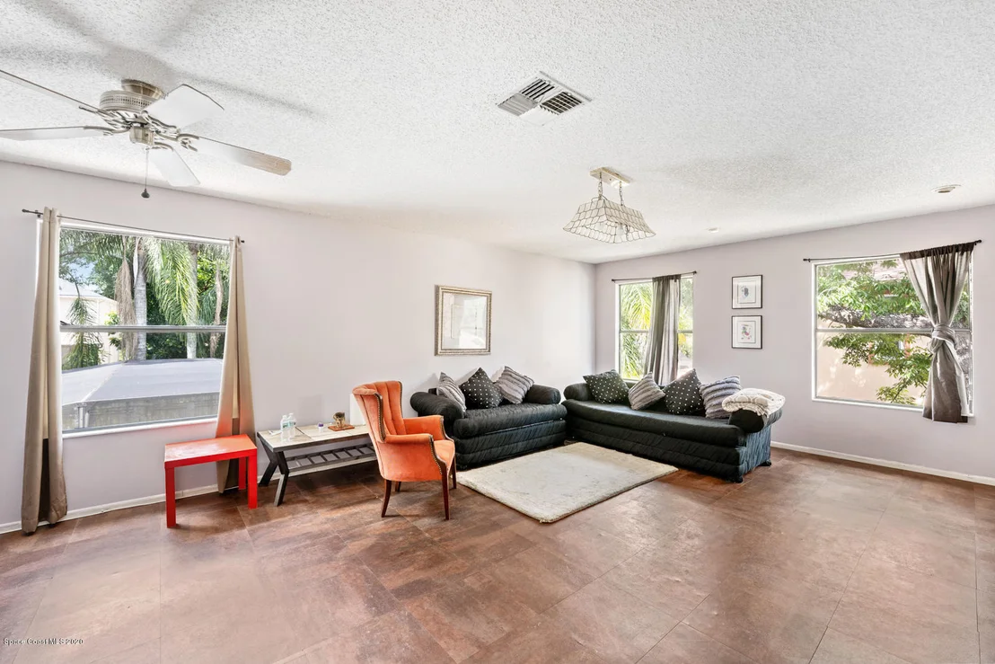 Photo of 1429 Century Oak Drive