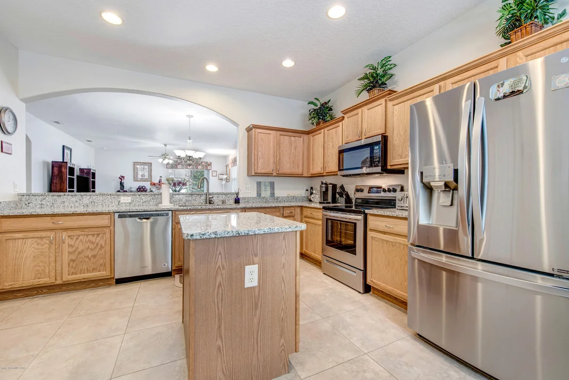 Photo of 412 Waterside Circle