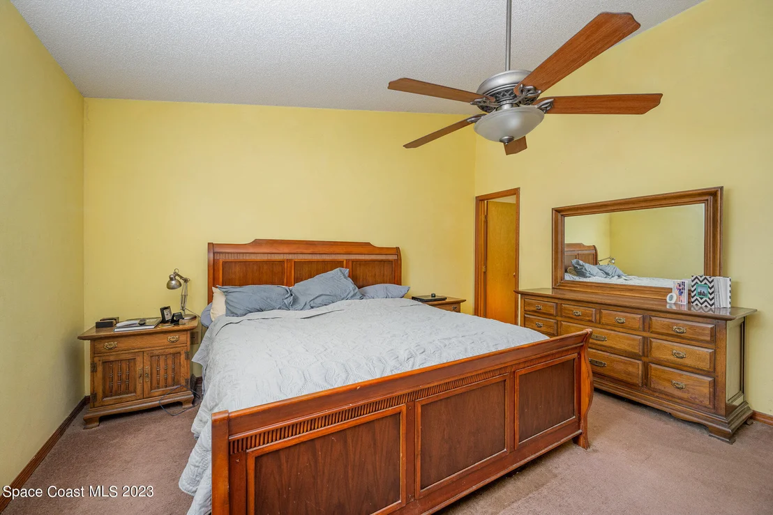 Photo of 858 Pine Wood