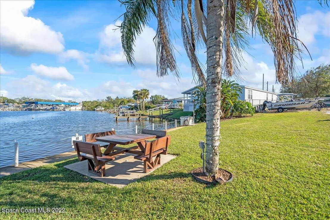 Photo of 3061 Indian River Drive NE