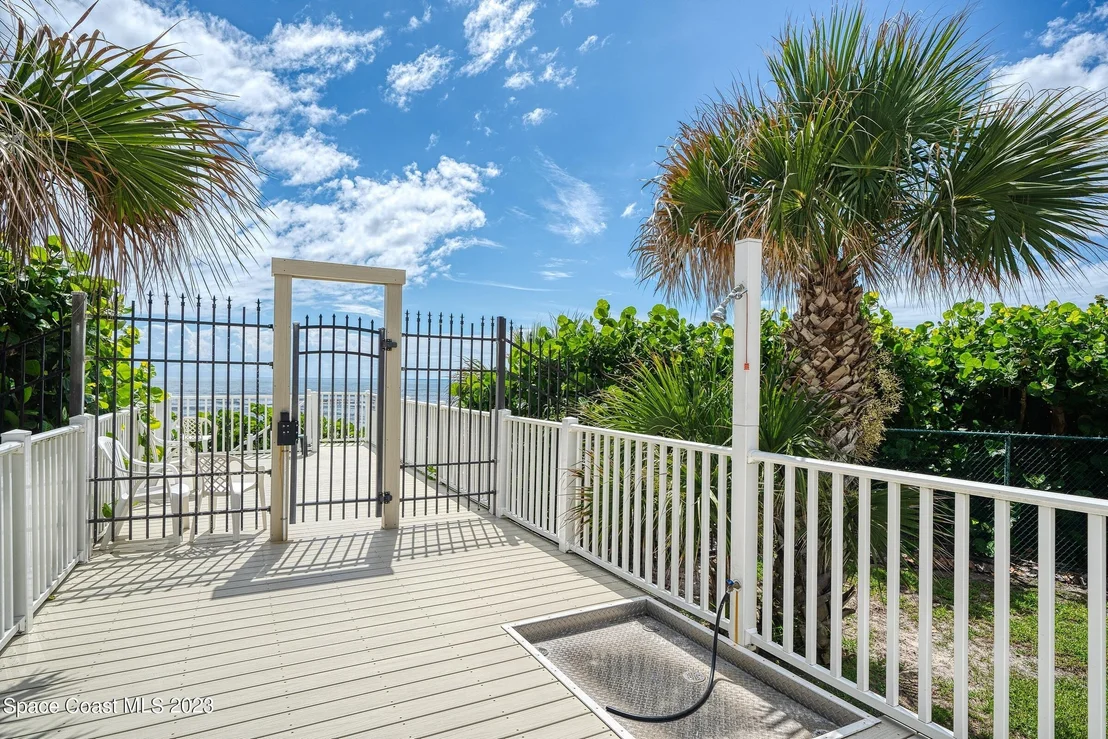 Photo of Unit 708 at 877 N Highway A1a