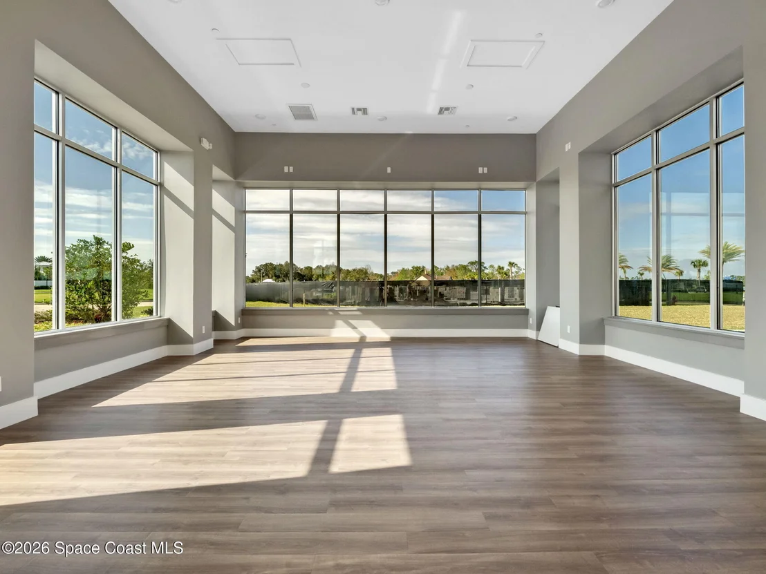 Photo of 5043 Vantage Court