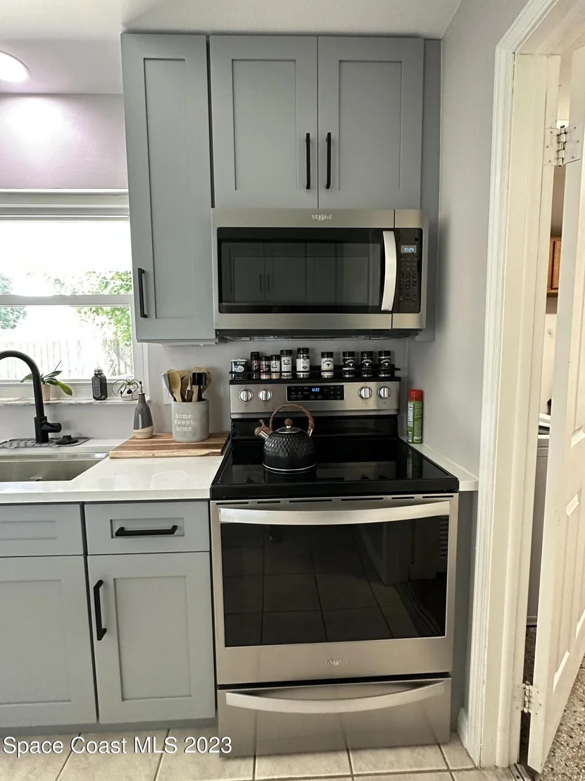 Photo of 989 Cardon Drive
