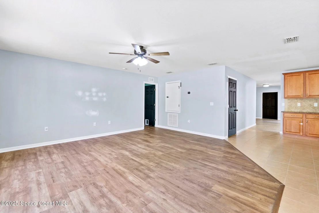 Photo of 404 Dryden Circle