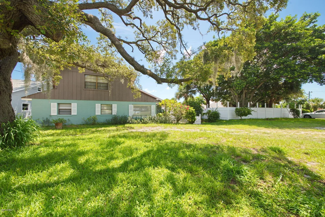 Photo of 2317 Pineapple Avenue