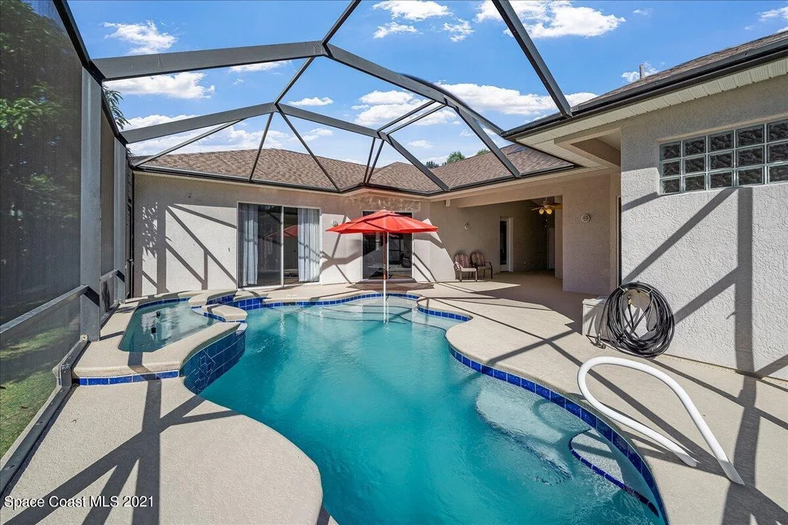 Photo of 293 Pebble Hill Way