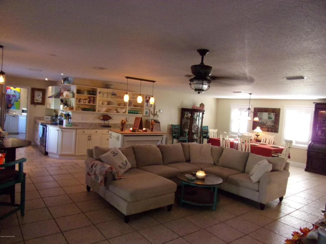 Photo of 1209 Glenham Drive NE