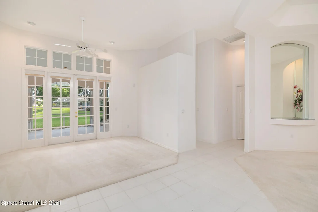 Photo of 476 Kimberly Drive