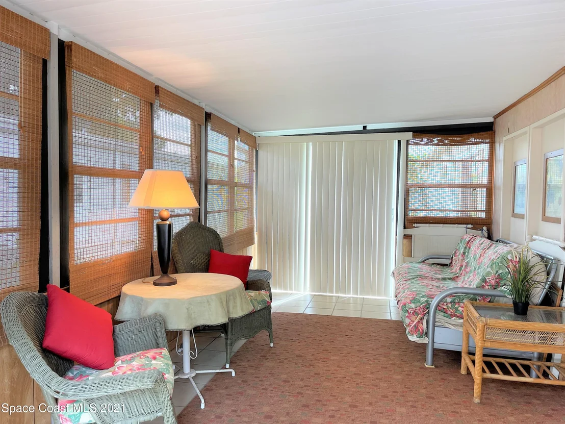 Photo of 735 Barefoot Boulevard