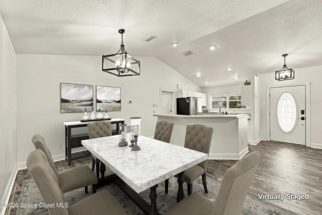 Photo of 449 NE Gilbert Drive NE