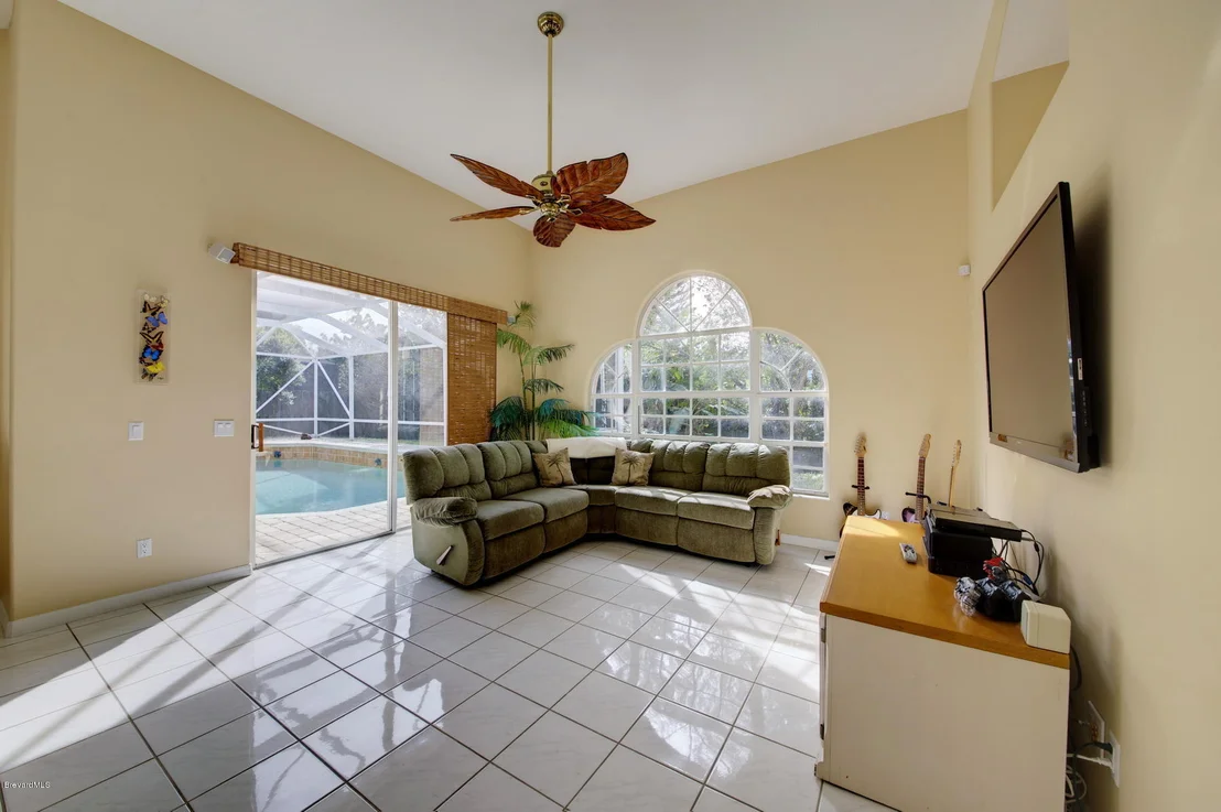Photo of 313 Island Drive