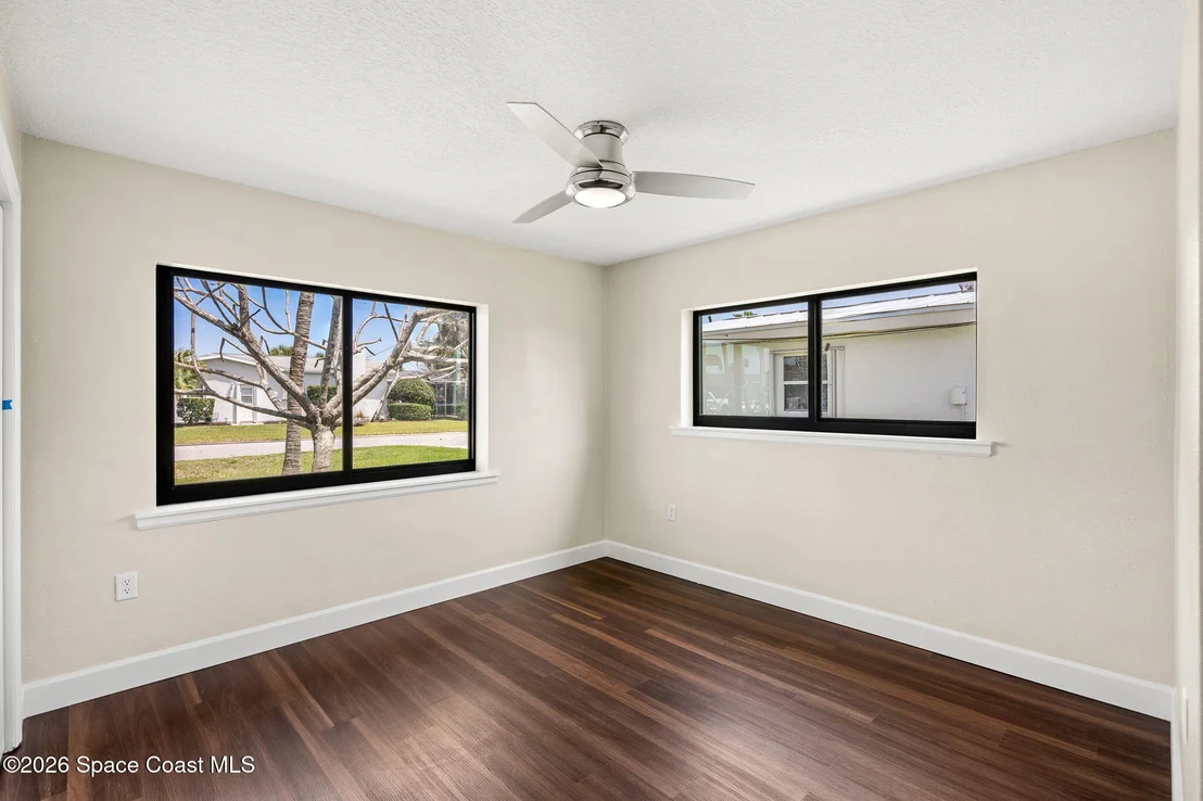 Photo of 213 River Road