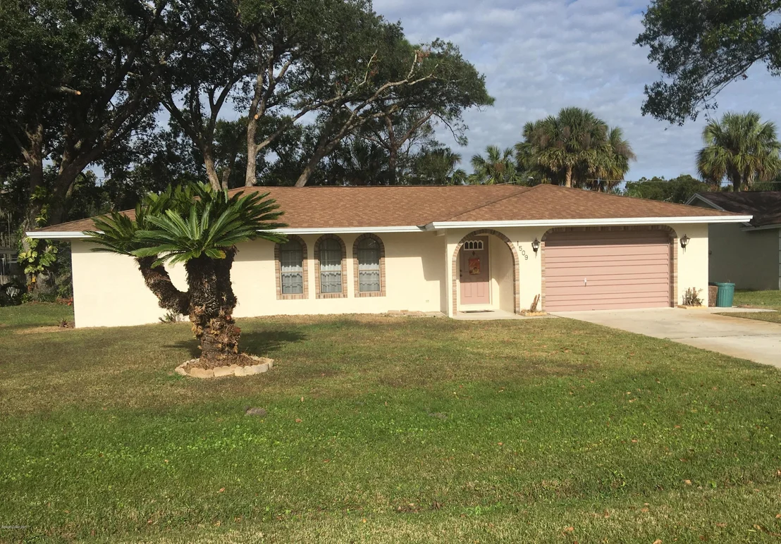Photo of 1509 Van Eck Road NE