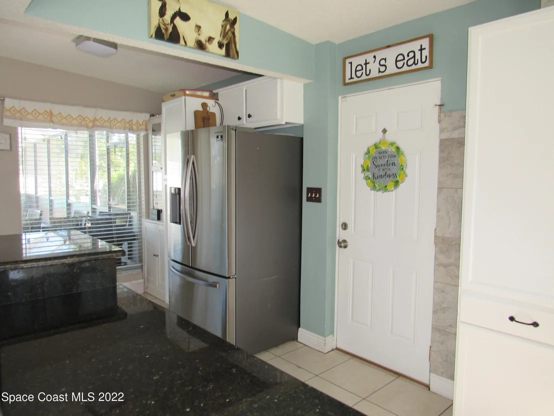 Photo of 920 Forest Road