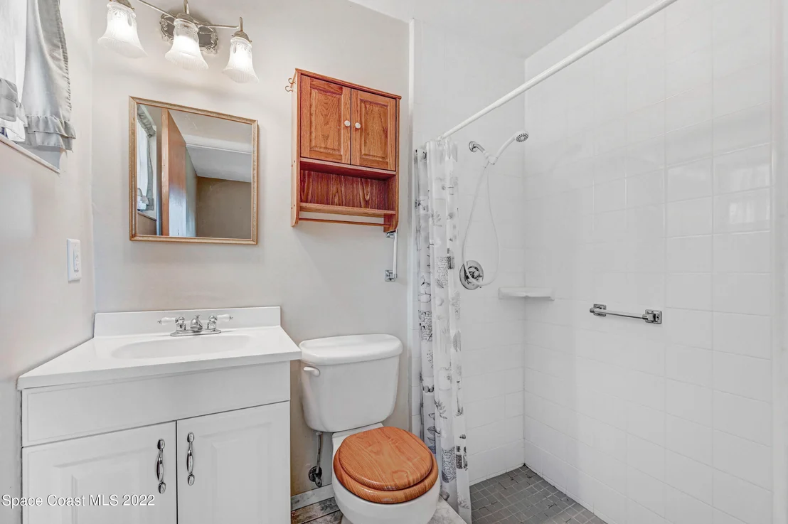 Photo of 995 Beacon Road