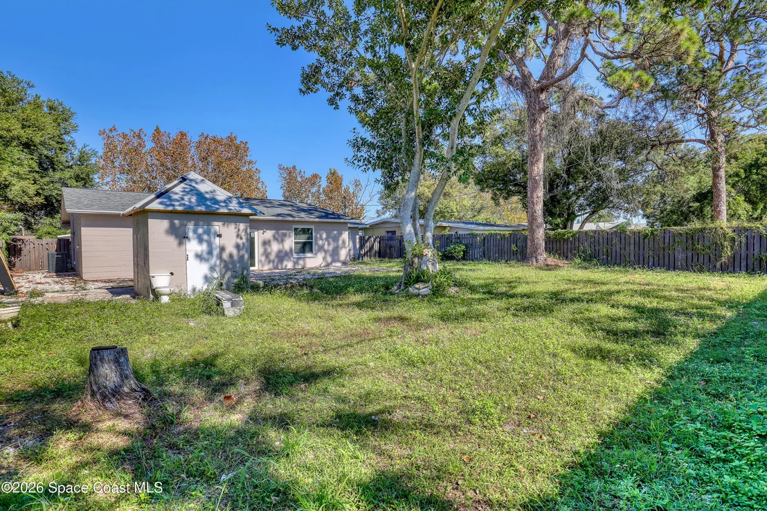 Photo of 1051 Grove Avenue