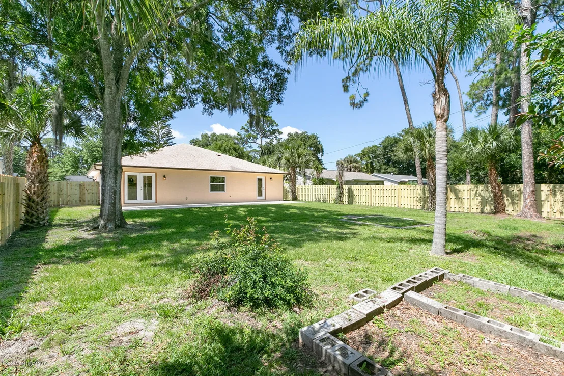 Photo of 1044 Bernice Road